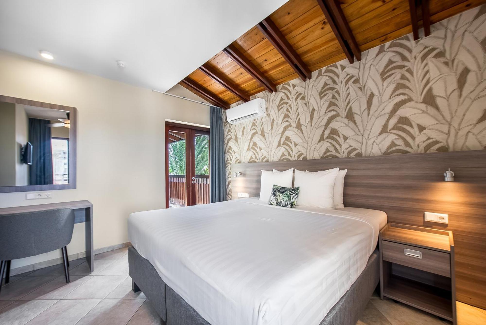 Lionsdive Beach Resort Curacao Екстериор снимка